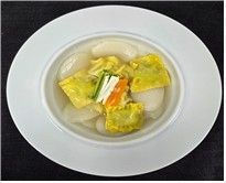 이탈리아 대표 파스타 라비올리 모양으로 빚은 수제 만두와 함께 끓여낸 떡만둣국.(사진: 청와대)