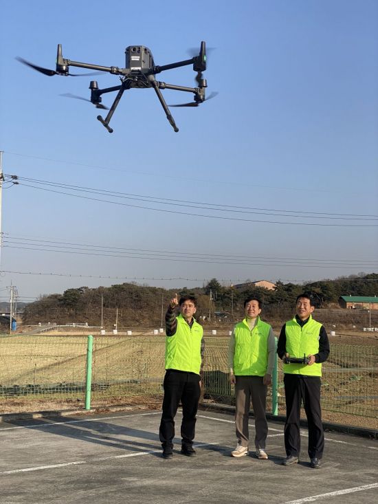 드론 활용한 지적재조사사업 현장. 영천시 제공