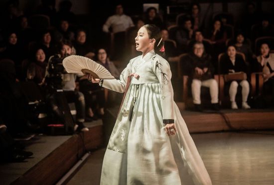 김정민 명창이 오는 21일 '판소리 완창 10주년' 기념 강연식 국악 콘서트를 개최한다.