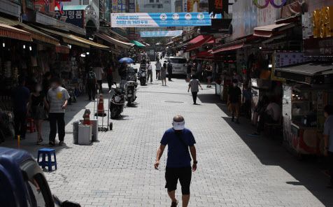 지난 19일 서울 남대문시장이 썰렁한 모습을 보이고 있다. 연합뉴스 제공.