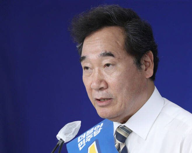 더불어민주당 이낙연 당대표 후보가 16일 오후 서울 여의도 더불어민주당 당사에서 열린 당대표 및 최고위원 후보 호남권·충청권 온라인(온택트) 합동연설회에서 정견발표를 하고 있다.(사진=연합뉴스)