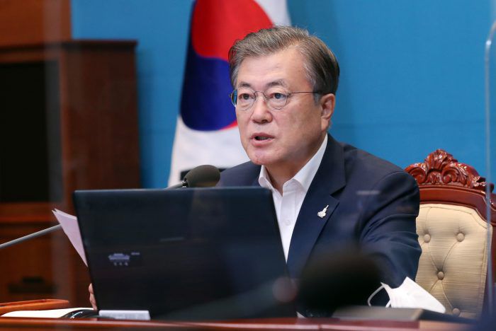 지난달 31일 수석·보좌관 회의에서 주재하는 문 대통령(사진=연합뉴스)