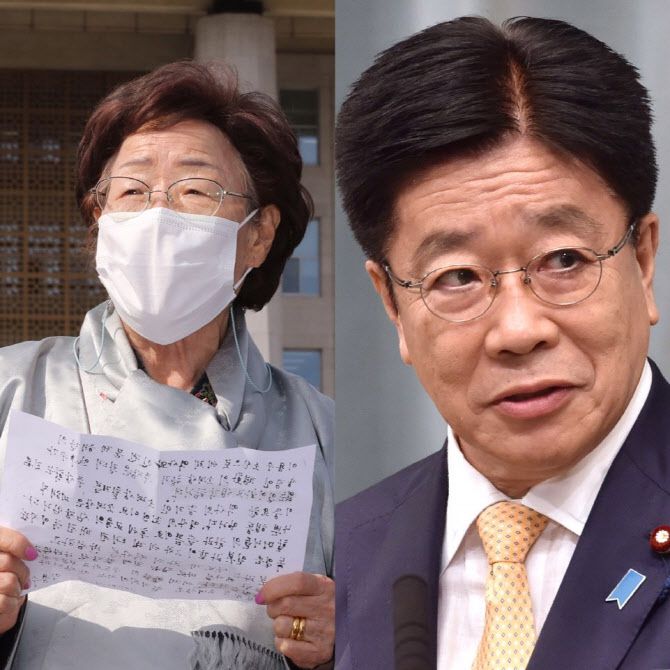 이용수 할머니가 독일 소녀상 철거를 주장하는 일본 정부를 규탄하는 모습(왼쪽)과 가토 가쓰노부 일본 관방장관(사진=연합뉴스·AFP)