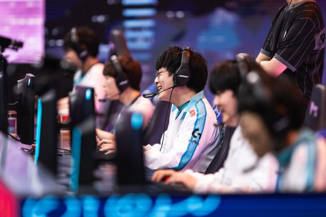 담원 게이밍 선수단. 라이엇 게임즈 제공