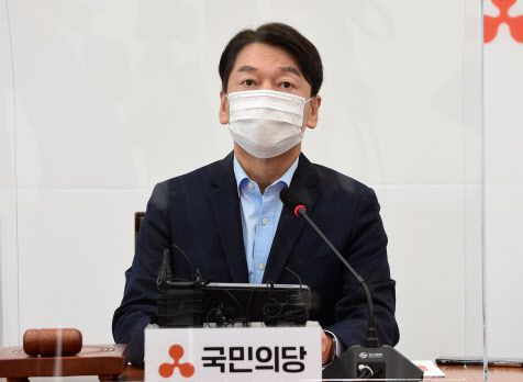 안철수 국민의당 대표가 지난 5일 오전 서울 여의도 국회에서 열린 최고위원회의 겸 확대당직자회의에서 발언하고 있다.(사진=연합뉴스)