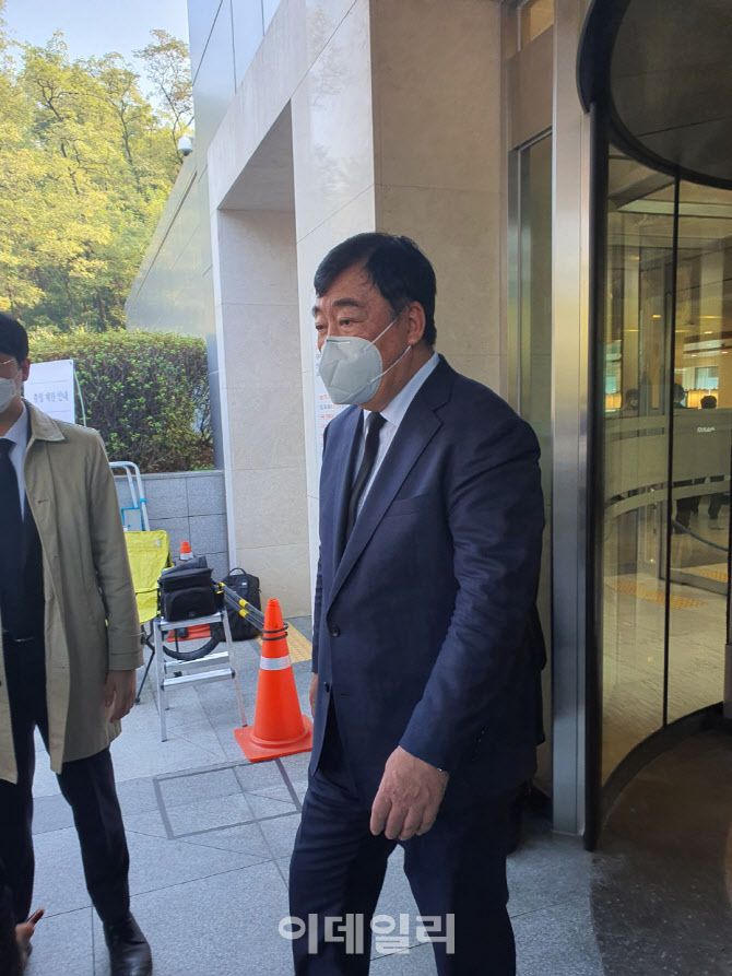 싱하이밍 중국 대사가 26일 오전 서울 강남구 서울삼성병원에 마련된 이 회장의 빈소를 방문해 유가족을 위로했다. (사진=이데일리 배진솔 기자)