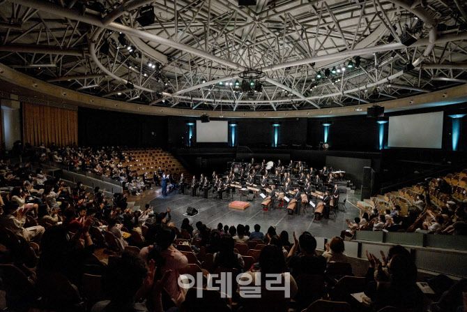 국립국악관현악단 ‘정오의 음악회’ 공연 장면(사진=국립극장).