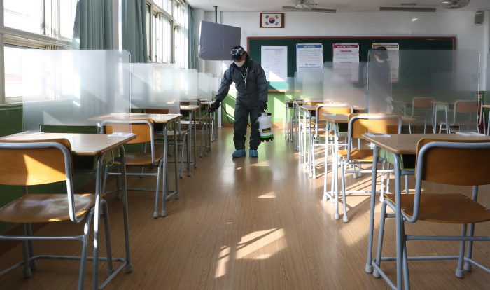 수능 앞두고 방역소독 (사진=연합뉴스)