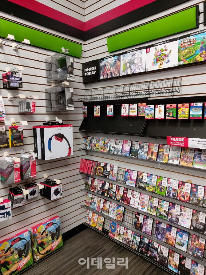미국 뉴저지주 인근 한 게임스탑 매장 내부가 썰렁하다. (사진=김정남 특파원)