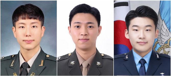 이날 임관식에서 대통령상을 수상한 육군 박관용 소위(왼쪽부터), 해병 김민재 소위, 공군 배성우 소위. (사진=연합뉴스)