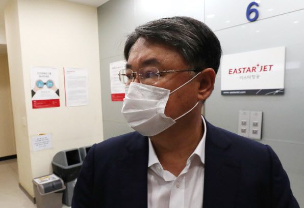 최종구 당시 이스타항공 대표가 지난해 9월 서울 강서구 이스타항공 본사에서 열린 임시주주총회에 참석하고 있다. (사진=뉴시스)