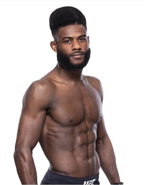 반칙승으로 새로운 UFC 밴텀급 챔피언에 등극한 알자메인 스털링. 사진=UFC