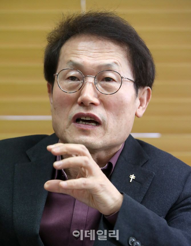 조희연 서울시교육감은 향후 보수정부로 정권이 교체돼도 자율형사립고(자사고)·외국어고(외고)·국제고의 일반고 전환 정책은 뒤집기 힘들 것으로 내다봤다.(사진=방인권 기자)