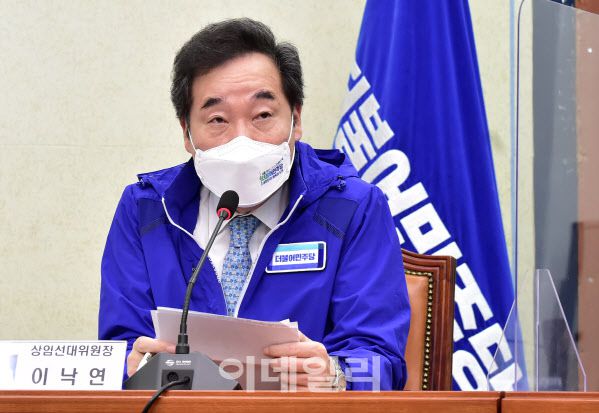 이낙연 더불어민주당 상임선대위원장이 15일 서울 여의도 국회에서 열린 중앙선대위 회의에 참석, 발언하고 있다. (사진=노진환 기자)