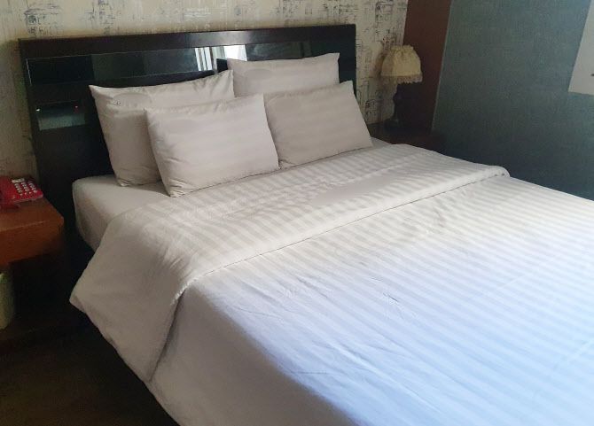 13일 생후 2개월 여자아이가 심정지 상태로 발견된 인천시 부평구 한 모텔의 객실 모습. (사진= 연합뉴스)