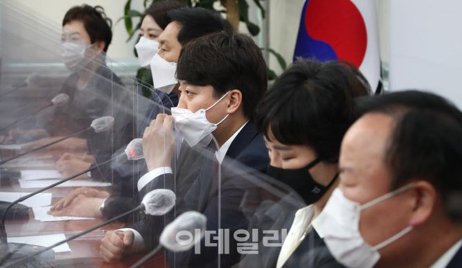 이준석 국민의힘 대표가 14일 오후 서울 여의도 국회에서 열린 첫 최고위원회의에서 모두발언을 하고 있다. (사진=노진환 기자)