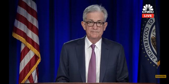 제롬 파월 미국 연방준비제도(Fed) 의장이 지난달 27~28일(현지시간) 연방공개시장위원회(FOMC) 정례회의 후 기자회견에서 발언하고 있다. (출처=CNBC)