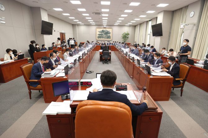 23일 국회에서 운영위원회 전체회의가 열리고 있다.(사진=연합뉴스)