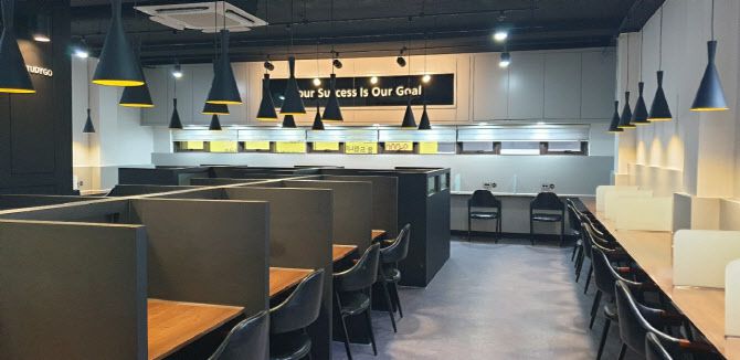 경기도 수원시의 한 무인 스터디 카페의 모습이다. (사진=독자 제공)