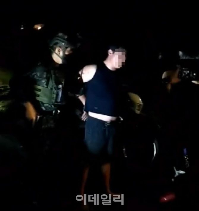 마닐라에서 불법 온라인 도박사이트를 운영하며 총 1조3000억원 상당의 부당이득을 취해 온 불법 온라인 도박 사이트 총책 A씨(40대·남)가 지난 18일 오후 8시(현지시간)경 경찰에 검거됐다. (사진=경찰청)