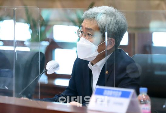 고승범 금융위원장이 30일 서울 영등포구 금융투자협회에서 열린 자본시장 유관기관 간담회에서 발언하고 있다. (사진=금융위원회)