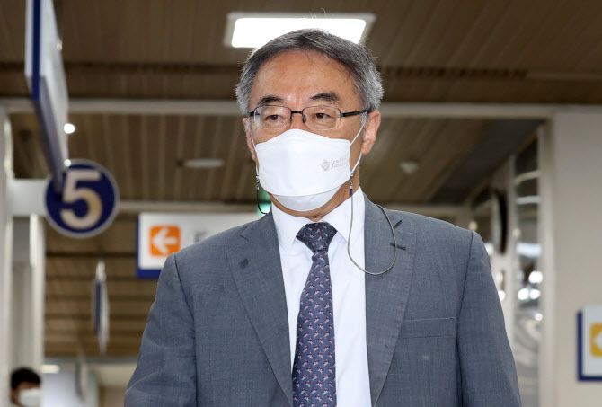 사법행정권 남용 의혹으로 재판을 받고 있는 임종헌 전 법원행정처 차장. (사진=뉴시스)