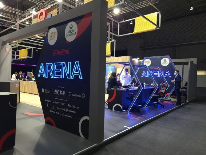 2월 28일(현지시각) 스페인 바르셀로나에서 개막한 ‘MWC 22’에서 텔레포니카는 참관객들이 많이 몰리는 제4홀 기조연설 무대 바로 옆으로 ‘5G 게이밍’ 존을 마련했다. 사진=노재웅 기자