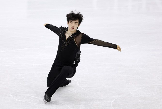 차준환이 지난 24일 열린 ISU 피겨스케이팅 세계선수권대회 남자 싱글 쇼트프로그램에서 기술 요소를 수행하고 있다. 사진=AFPBBNews