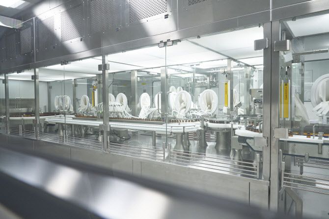 큐라티스의 충북 오송바이오플랜트 생산라인 모습 (사진=큐라티스)