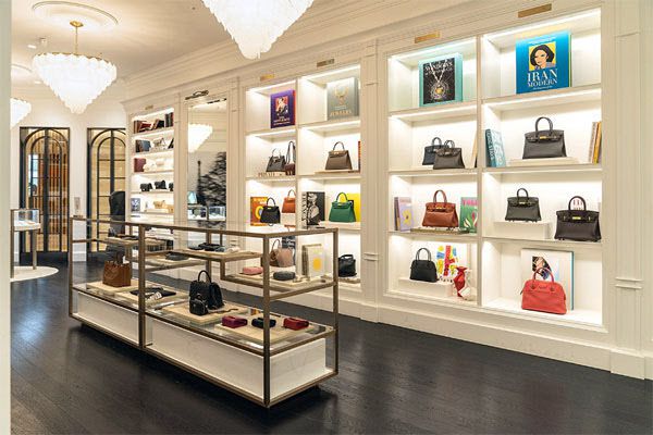 번개장터가 지난 7월 재단장해 문을 연 프리미엄 콘셉트스토어 ‘브그즈트 컬렉션 역삼 더 샵스 앳 센터필드점’ 내부 모습. (사진=번개장터)