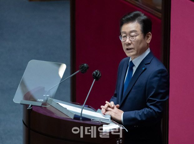 이재명 더불어민주당 대표가 28일 서울 여의도 국회에서 열린 본회의에서 교섭단체 대표연설을 하고 있다.(사진=이데일리 노진환 기자)