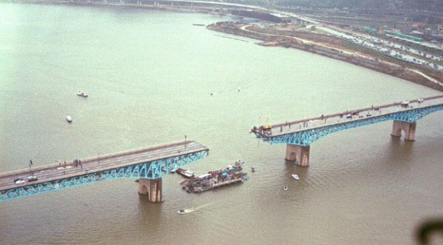 1994년 10월21일 성수대교가 무너진 직후 모습.(사진=연합뉴스)