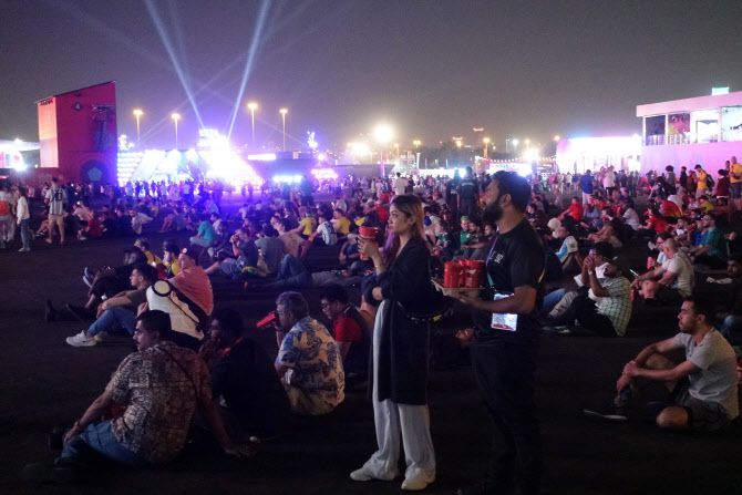전세계에서 온 축구팬들이 팬페스트에서 함께 축구를 즐기고 있다. 사진=이석무 기자