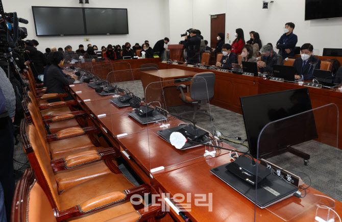1일 서울 여의도 국회에서 열린 이태원 참사 진상규명과 재발방지를 위한 국정조사 특별위원회 간담회에서 국민의힘 의원들이 불참했다 (사진=이데일리 노진환 기자)