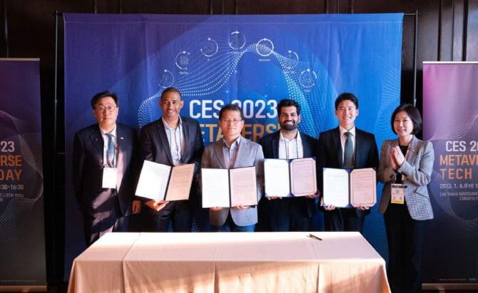 MOU 체결식 단체사진. 왼쪽부터 차례로 박윤규 과기정통부 제2차관, Said Bakadir 퀄컴 전무, 송정수 한국전파진흥협회 상근부회장, Timur Daudpota 2080벤처스 CEO, 최선 마인드 더 브릿지 아시아 총괄본부장, 허은아 의원(국민의힘)이다. 사진=허은아 의원실