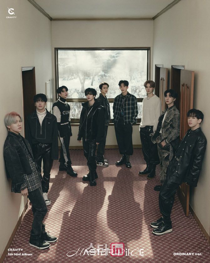 크래비티 미니 5집 ‘마스터 : 피스’ 단체 사진. (사진=스타쉽엔터테인먼트)