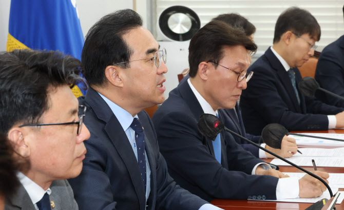 더불어민주당 박홍근 원내대표가 4일 국회에서 열린 원내대책회의에서 발언하고 있다. (사진= 연합뉴스)