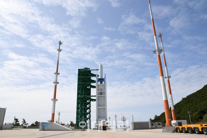 누리호가 전남 나로우주센터에서 발사를 앞두고 있다.(사진=한국항공우주연구원)