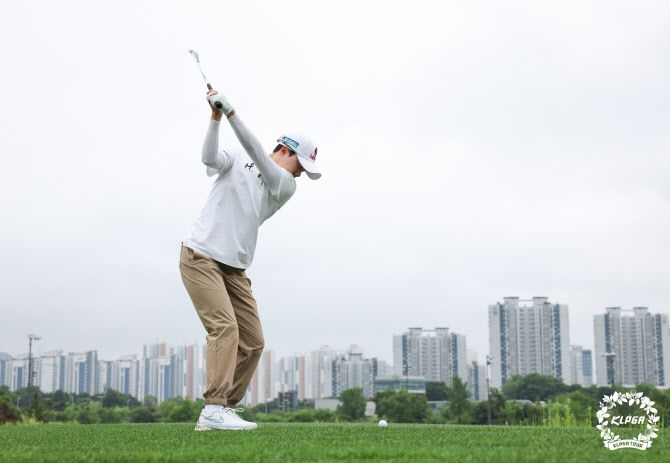 김효주의 아이언 티 샷(사진=KLPGA 제공)