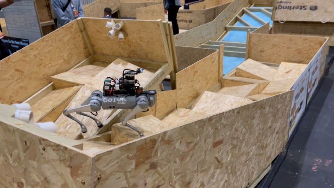 보행로봇 제어기인‘드림워크(DreamWaQ)’를 장착한 KAIST 자율보행로봇