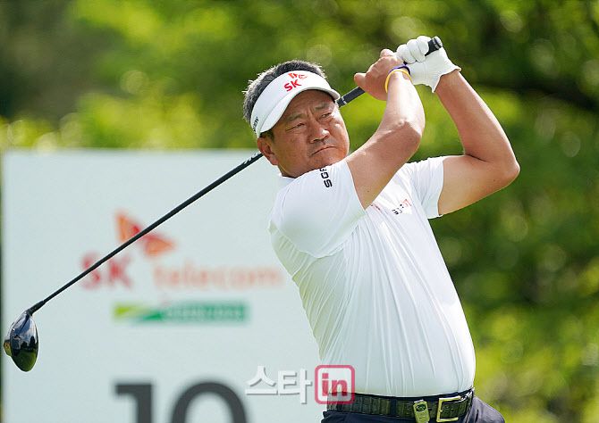 최경주의 드라이버 티 샷(사진=이데일리 골프in 김상민 기자)