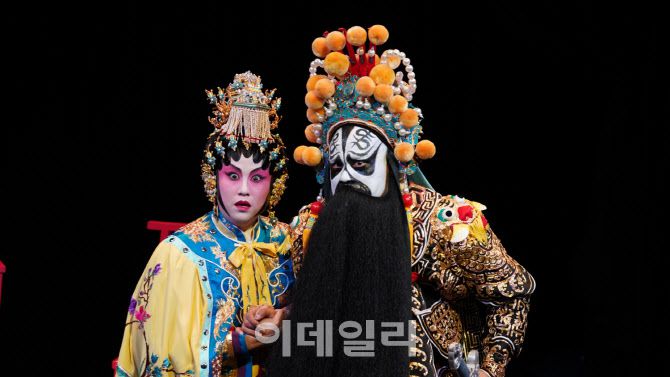 국립국악원이 선보이는 홍콩 시취센터의 월극 ‘패왕별희(신편)’의 한 장면. (사진=국립국악원)