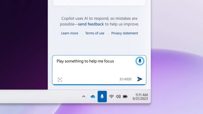 윈도 사이드바 있는 코파일럿을 통해 문서요약, 작업 실행 등이 가능하다.
