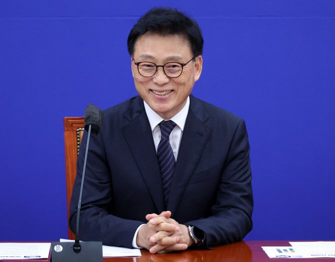 박광온 전 더불어민주당 원내대표가 지난 5월 30일 국회 당 사무실에서 열린 원내대책회의에 참석하고 있다.(사진=연합뉴스)