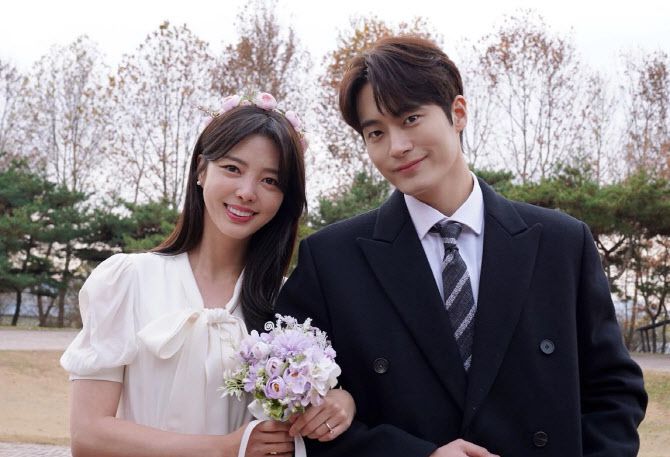 엄현경(왼쪽)과 차서원(사진=엄현경 SNS)