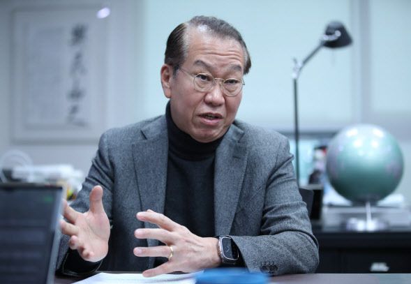 권영세 국민의힘 의원이 지난달 29일 오후 서울 여의도 국회 의원회관에서 이데일리와 인터뷰를 하고 있다.(사진=노진환 이데일리 기자)