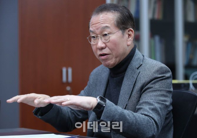권영세 국민의힘 의원이 지난달 말 서울 여의도 국회 의원회관에서 이데일리와 인터뷰를 하고 있다. (사진=이데일리 노진환 기자)