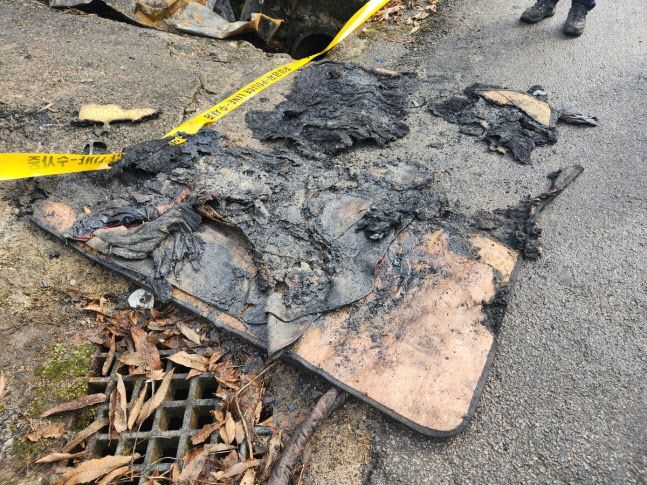 화재 현장에서 발견된 온수매트와 전기매트 (사진=연합뉴스)