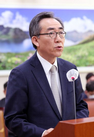 조태열 외교부 장관 후보자가 8일 오전 서울 여의도 국회에서 열린 인사청문회에 참석해 인사말을 하고 있다.(사진=뉴시스)