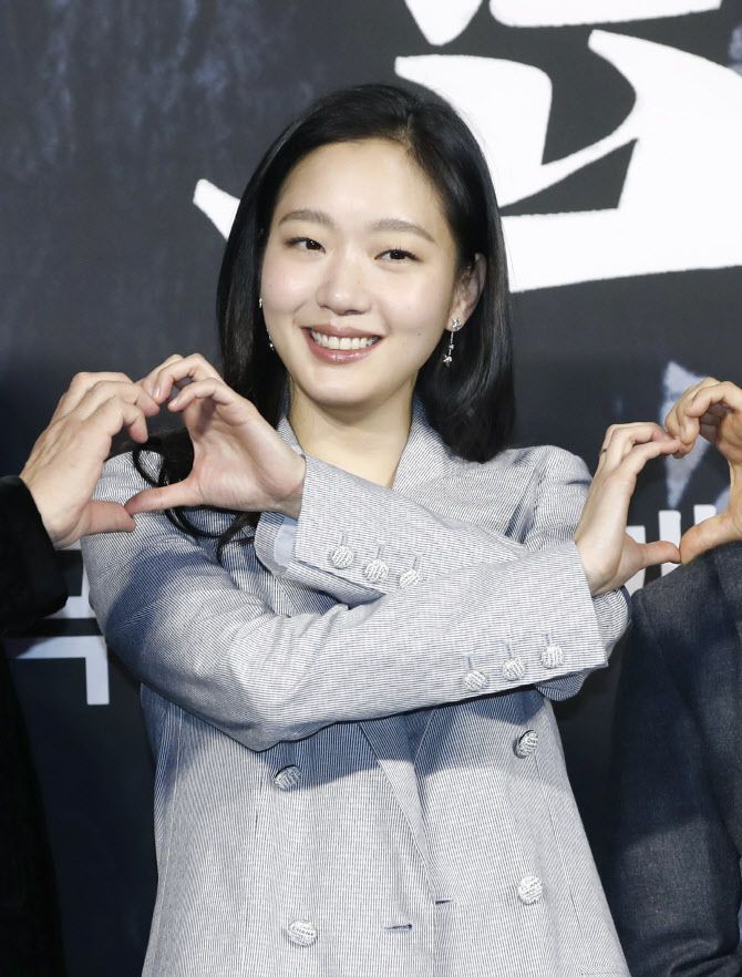 배우 김고은이 17일 서울 중구 더 플라자 호텔 서울에서 열린 영화 ‘파묘‘(감독 장재현) 제작보고회에서 포즈를 취하고 있다.(사진=뉴스1)